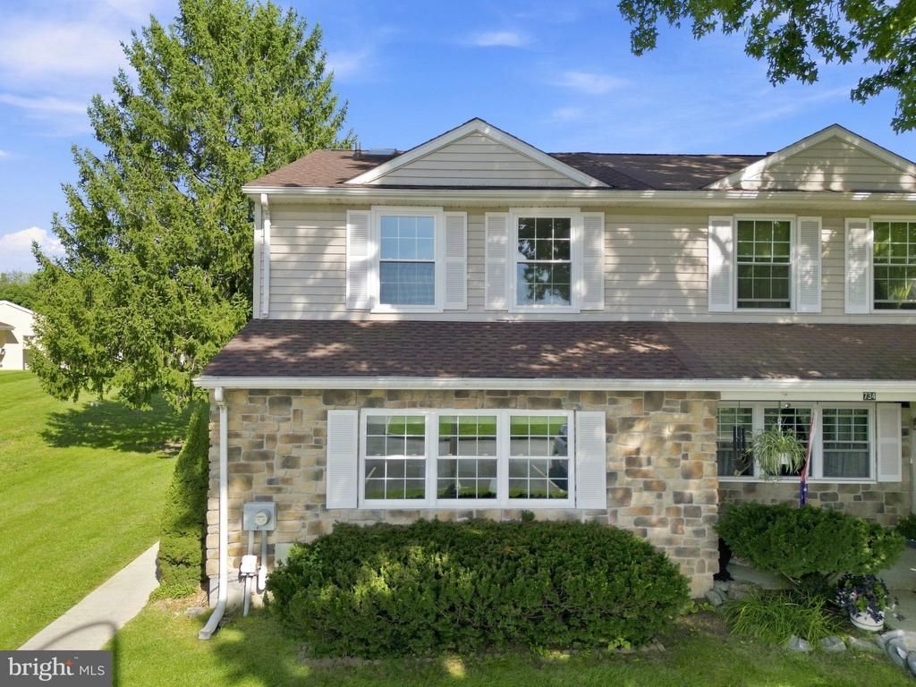 736 SPRINGFIELD COURT , DOWNINGTOWN, PA 19335