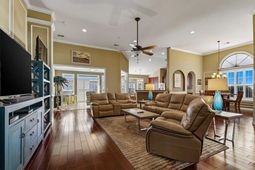 9 Alabaster Ct. photo 4