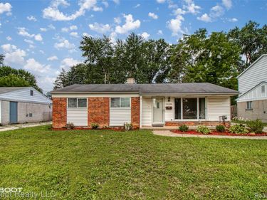 32339 Chalfonte Drive , Warren, Mi 48092