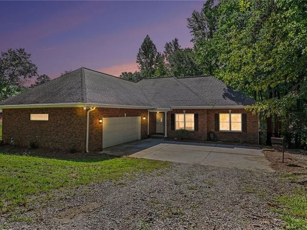 8271 Long Island Road , Catawba, NC 28609
