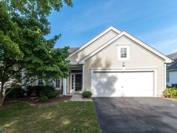6 Weybourne Ln, White, NJ 07823