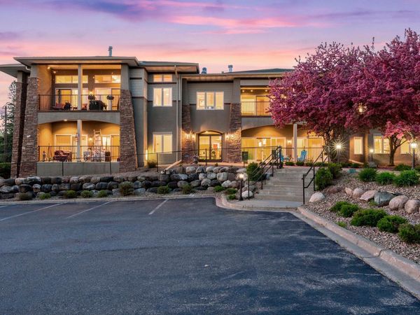 10806 S Shore Drive , Unit 103, Plymouth, MN 55441