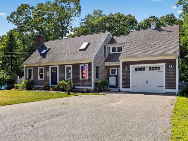 11 Burbank Street, Sandwich, MA 02563