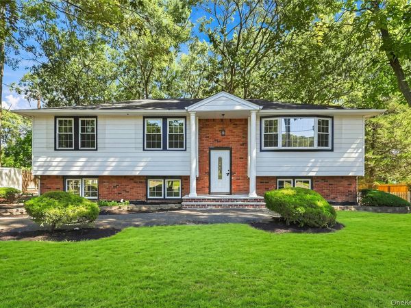 147 Pauls Path, Coram, NY 11727