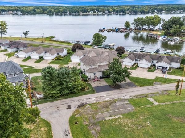 1909 Craig Drive, Lake Milton, OH 44429