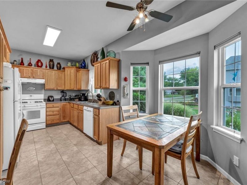 1909 Craig Drive, Lake Milton, OH 44429 Photo 11