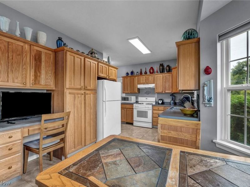 1909 Craig Drive, Lake Milton, OH 44429 Photo 12