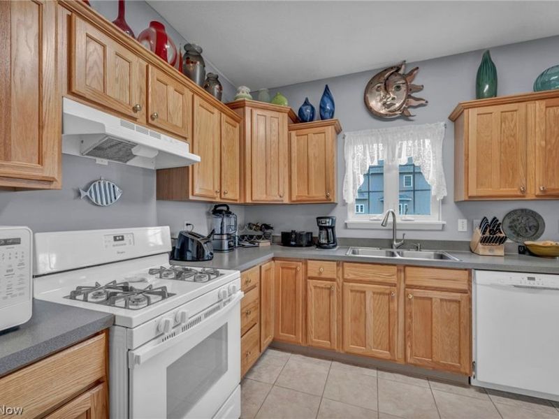1909 Craig Drive, Lake Milton, OH 44429 Photo 7