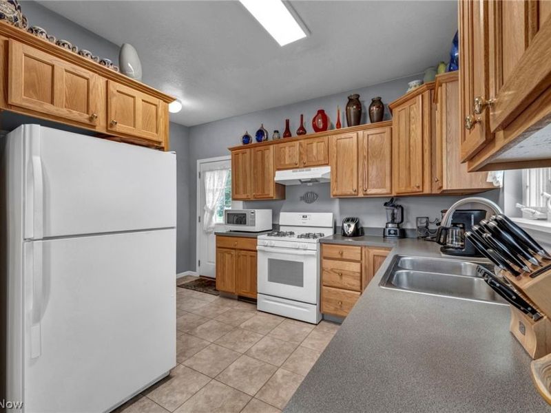 1909 Craig Drive, Lake Milton, OH 44429 Photo 8