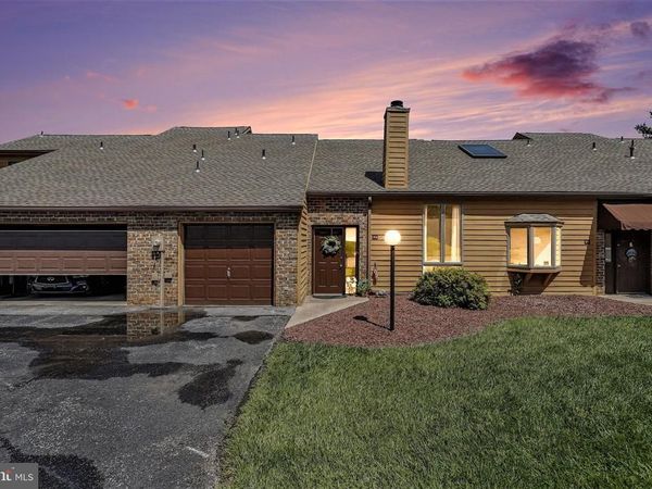 98 WESTVIEW MANOR, Unit 98, YORK, PA 17408