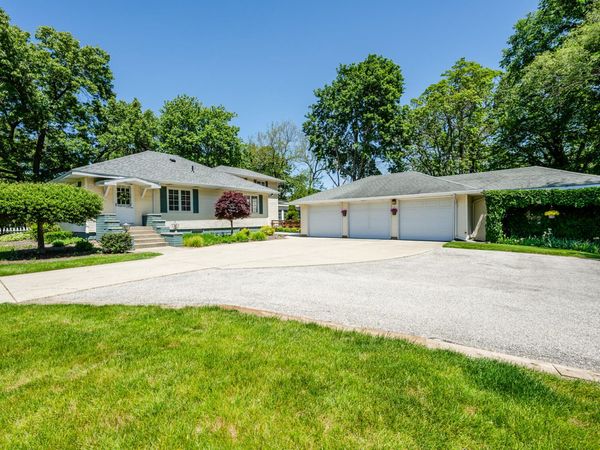 5221 Ridge Road, Stevensville, MI 49127