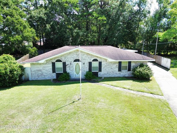 1800 Pat Drive, Gautier, MS 39553