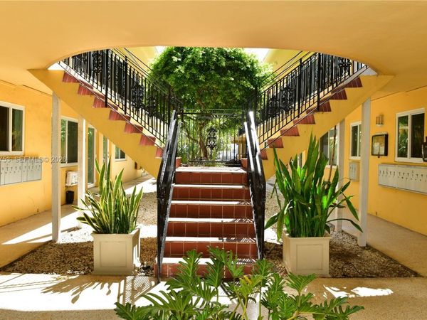 65 Washington Ave, Unit 26, Miami Beach, FL 33139
