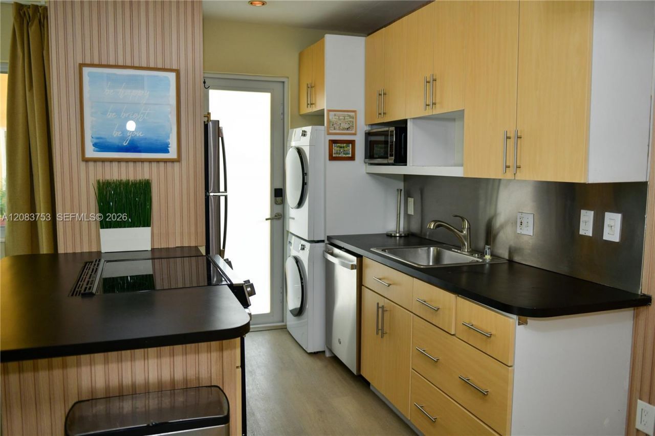 65 Washington Ave, Unit 26, Miami Beach, FL 33139 Photo