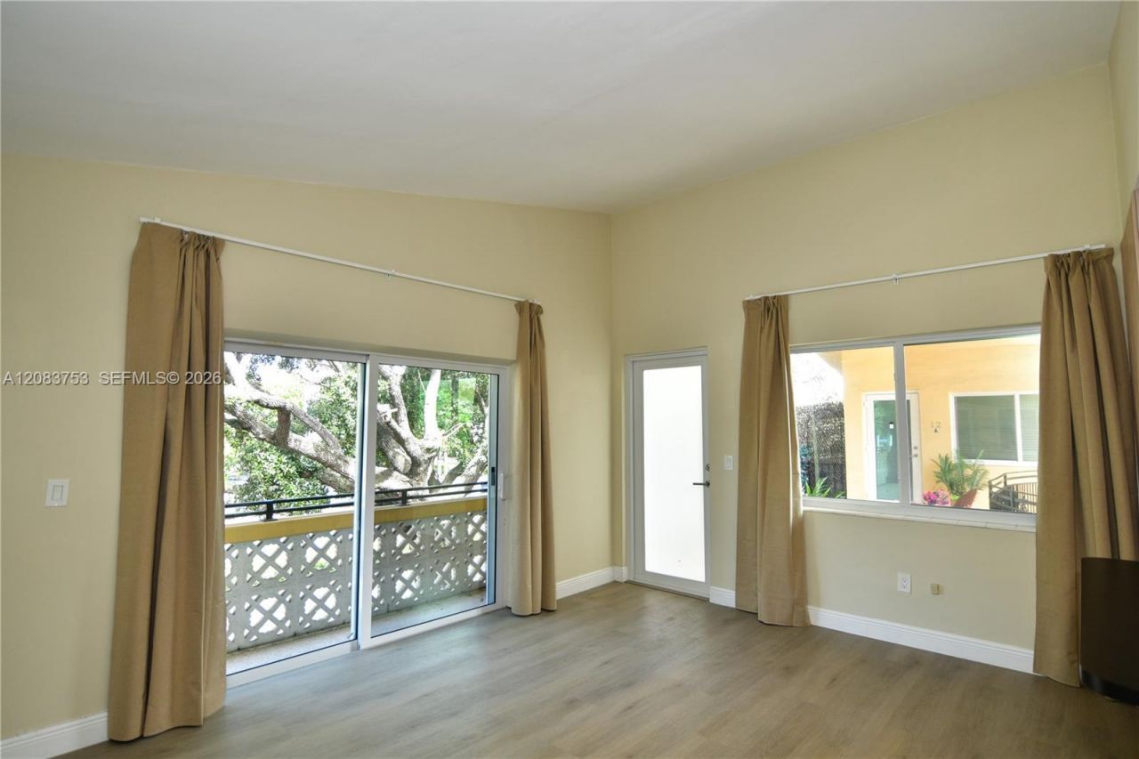65 Washington Ave, Unit 26, Miami Beach, FL 33139 Photo