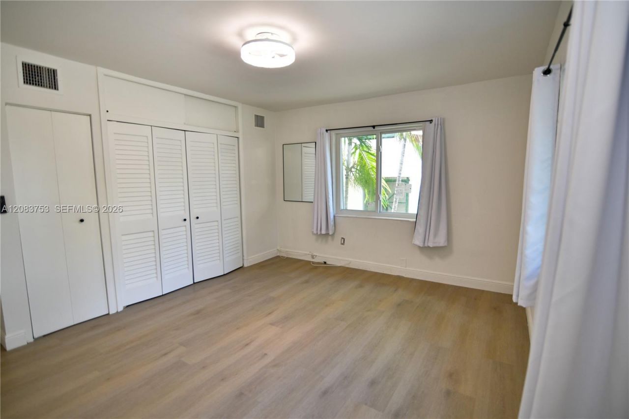65 Washington Ave, Unit 26, Miami Beach, FL 33139 Photo