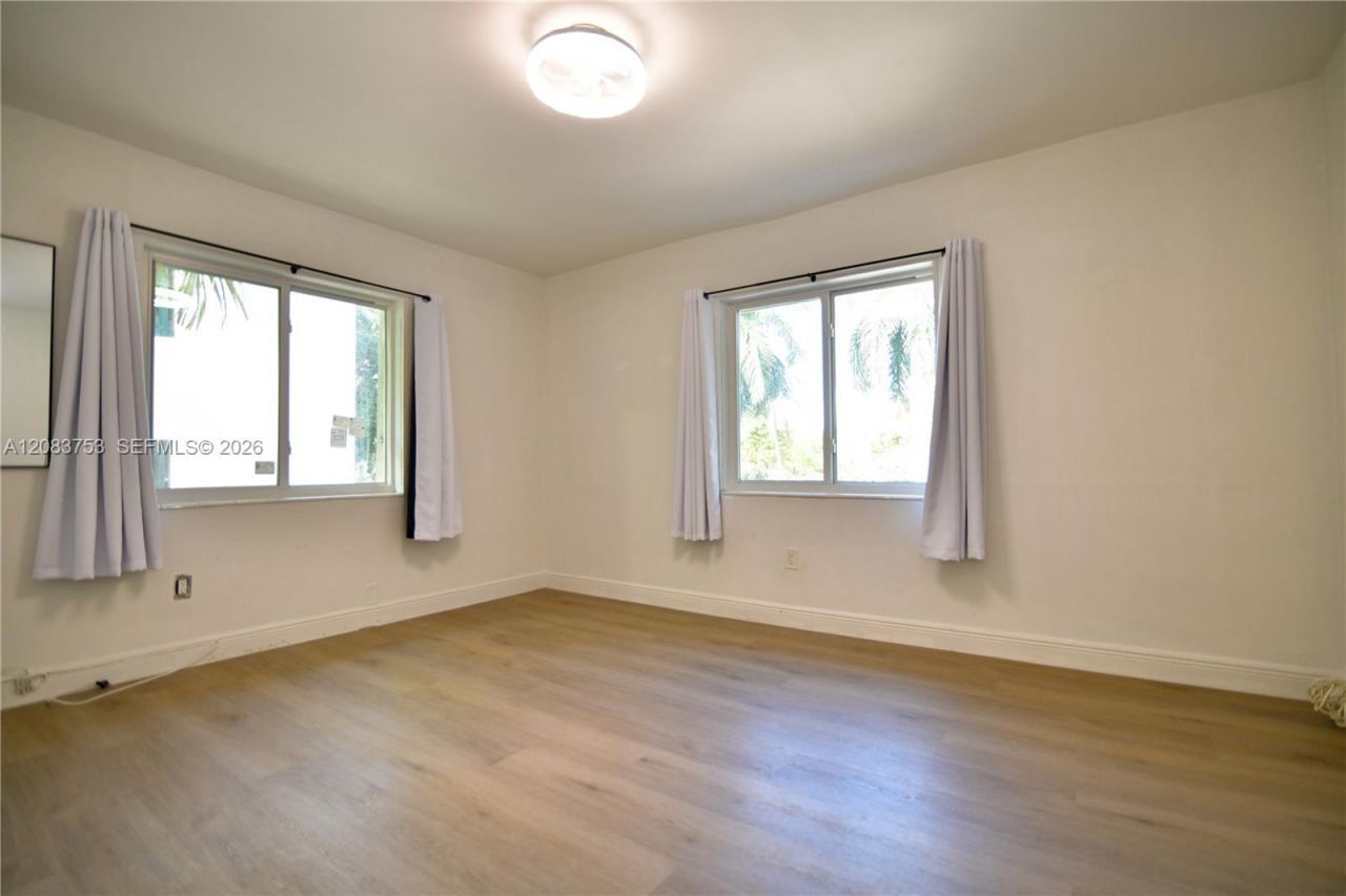 65 Washington Ave, Unit 26, Miami Beach, FL 33139 Photo