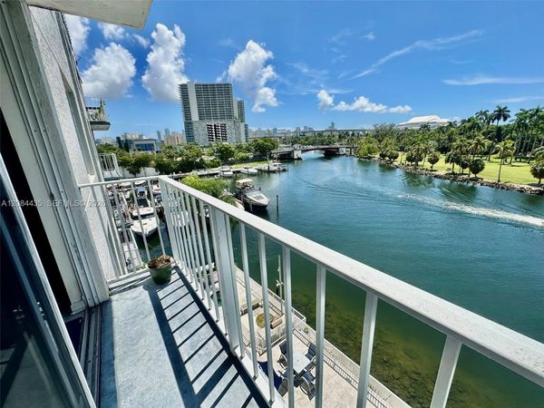 1740 NW N River Dr , Unit 516, Miami, FL 33125