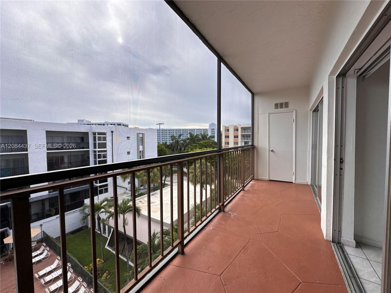 201 178th Dr, Unit 527, Sunny Isles Beach, FL 33160 Photo