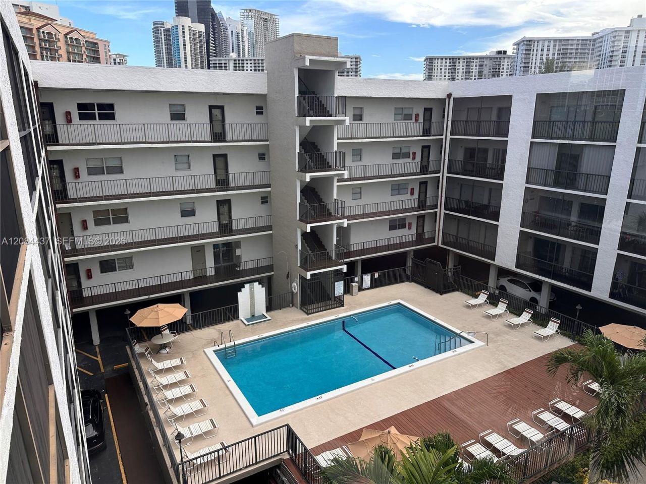 201 178th Dr, Unit 527, Sunny Isles Beach, FL 33160 Photo