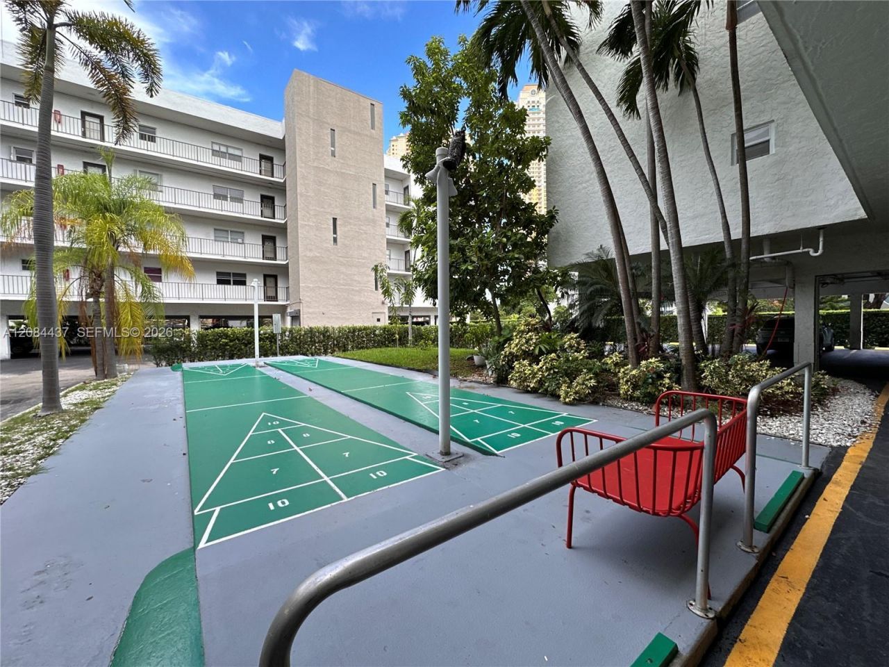 201 178th Dr, Unit 527, Sunny Isles Beach, FL 33160 Photo