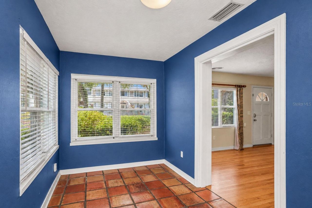 206 17th Avenue Ne, Saint Petersburg, FL 33704 Photo