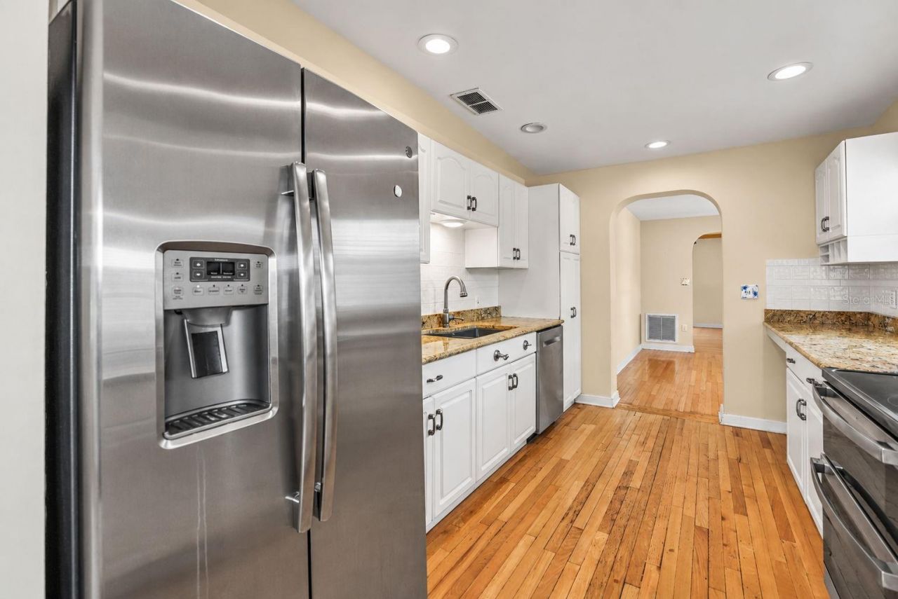 206 17th Avenue Ne, Saint Petersburg, FL 33704 Photo