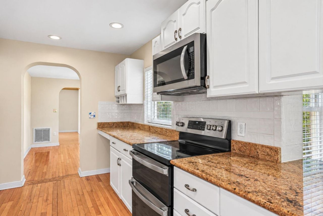 206 17th Avenue Ne, Saint Petersburg, FL 33704 Photo