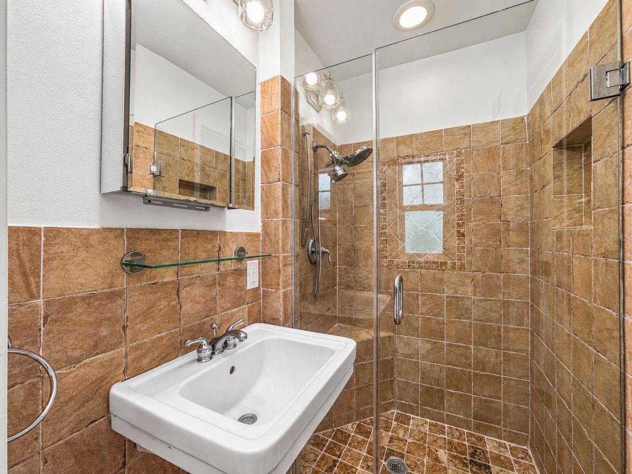 206 17th Avenue Ne, Saint Petersburg, FL 33704 Photo