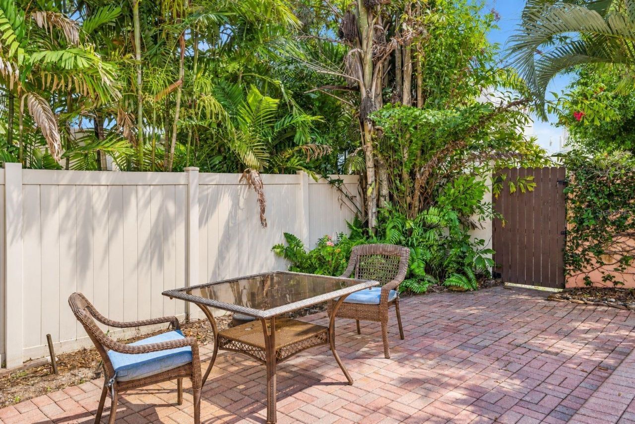 206 17th Avenue Ne, Saint Petersburg, FL 33704 Photo