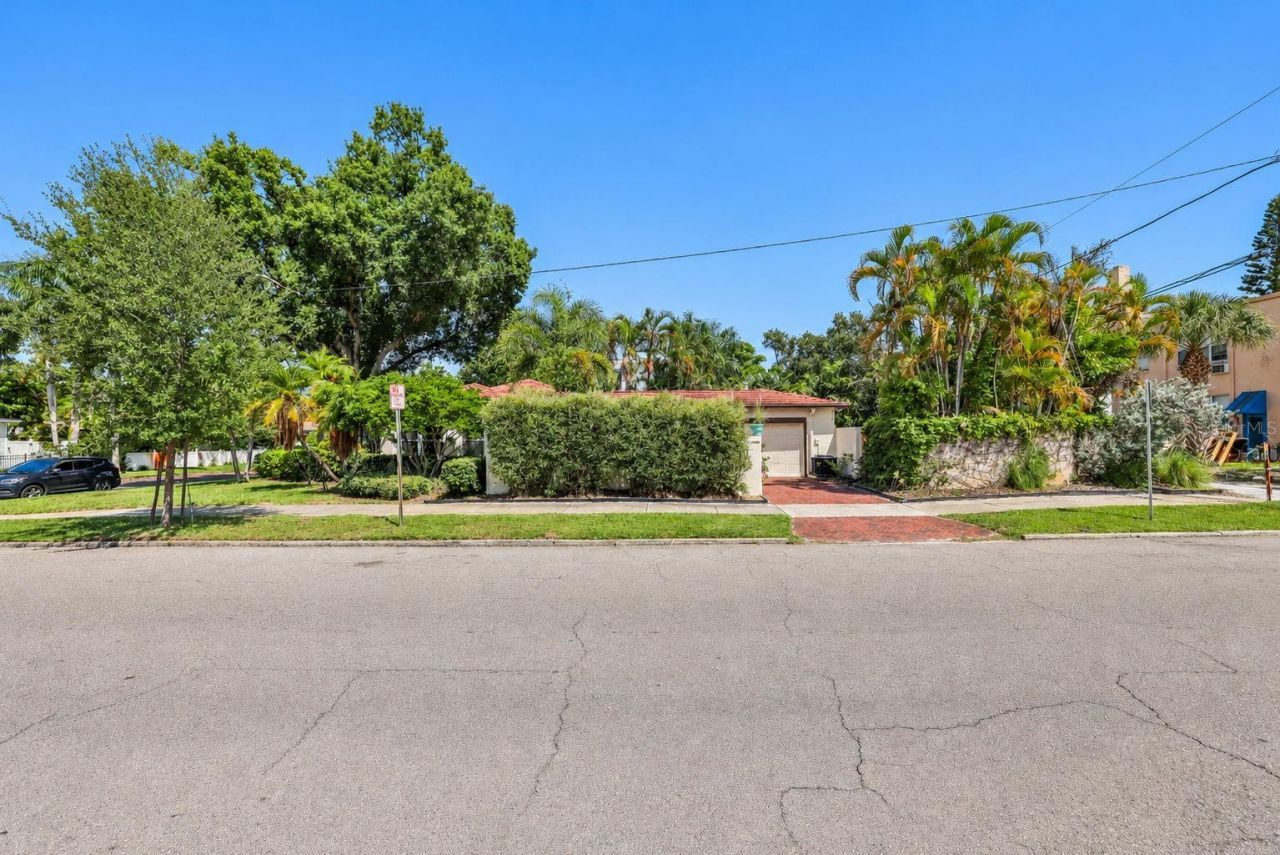 206 17th Avenue Ne, Saint Petersburg, FL 33704 Photo