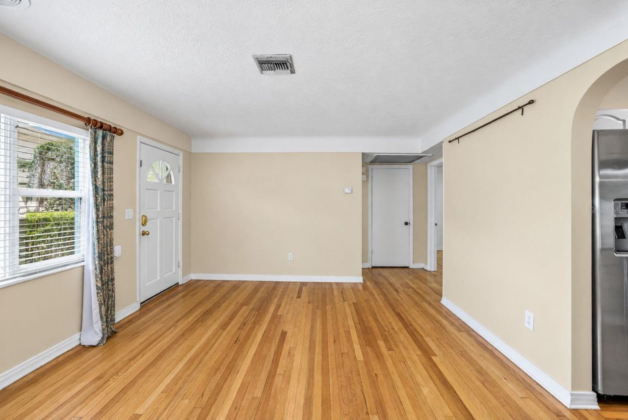 206 17th Avenue Ne, Saint Petersburg, FL 33704 Photo