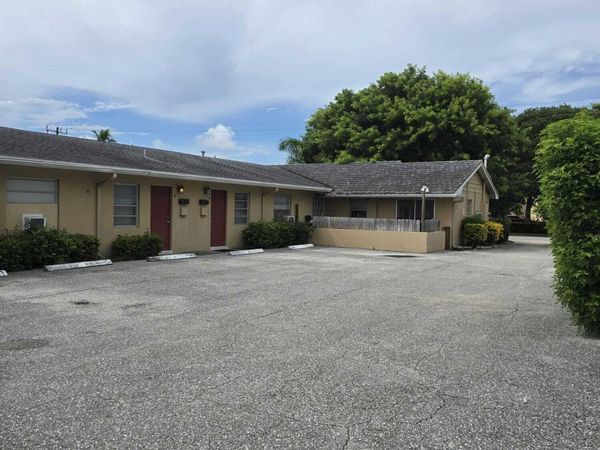 330 SOUTHWIND Drive, Unit 6, North Palm Beach, FL 33408