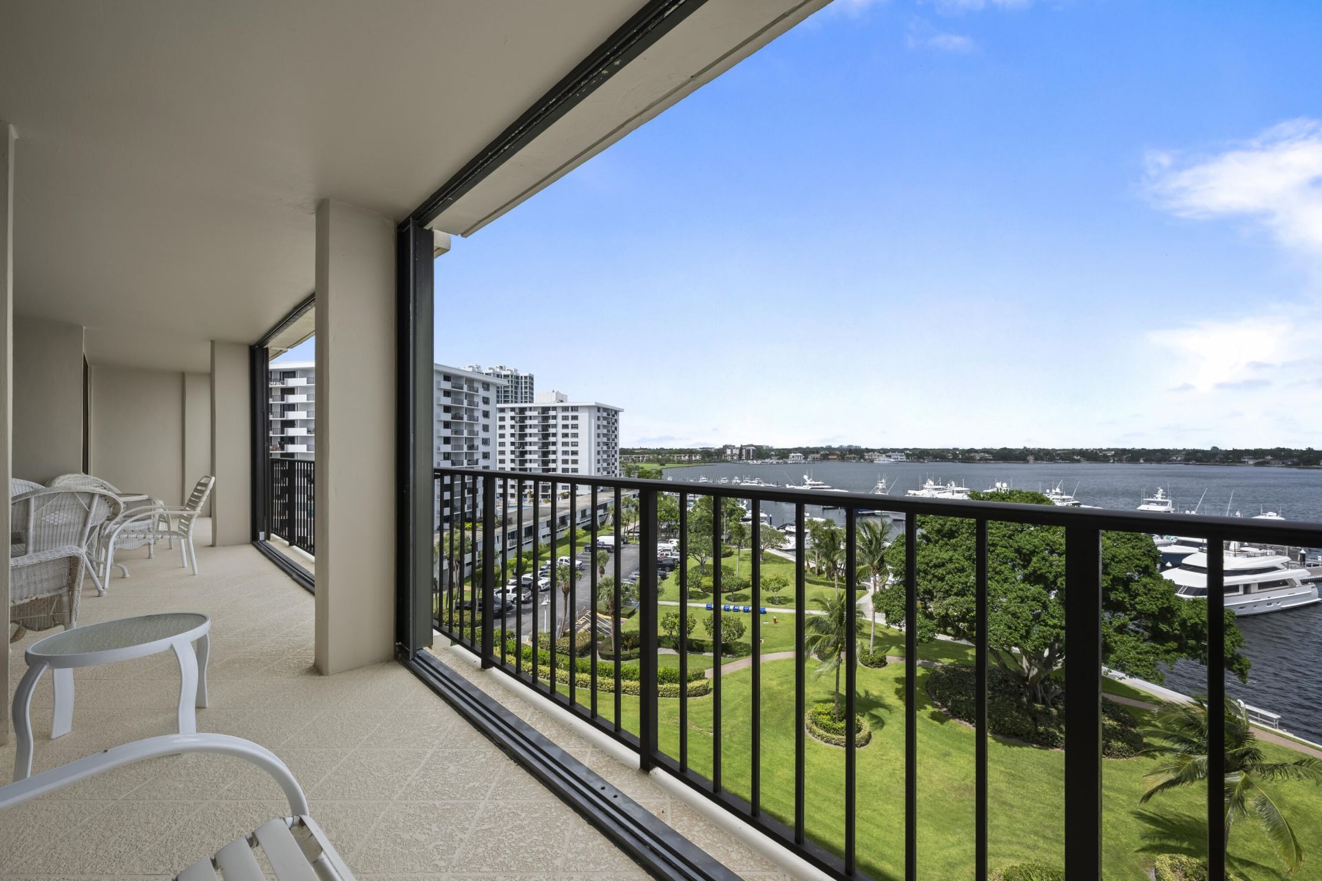 134 Lakeshore Drive, Unit 814, North Palm Beach, FL 33408 Photo