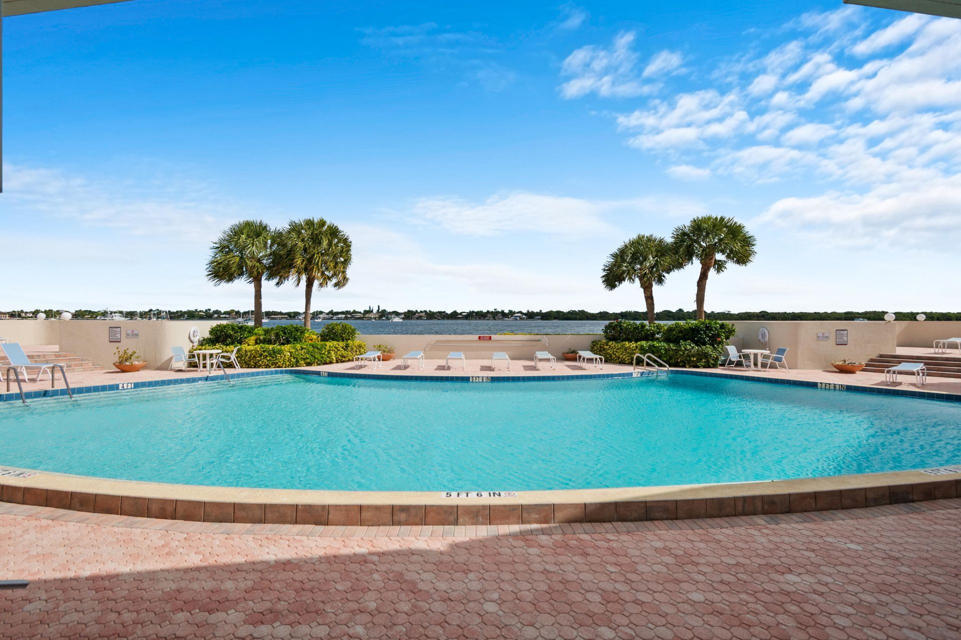 134 Lakeshore Drive, Unit 814, North Palm Beach, FL 33408 Photo