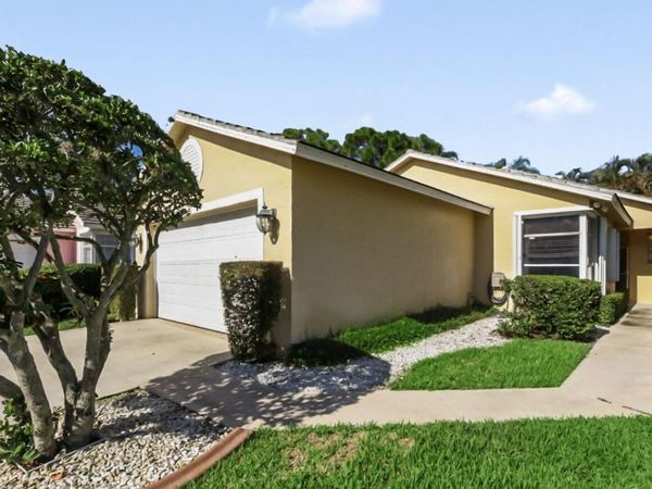 172 HARBOR LAKE Circle, Greenacres, FL 33413
