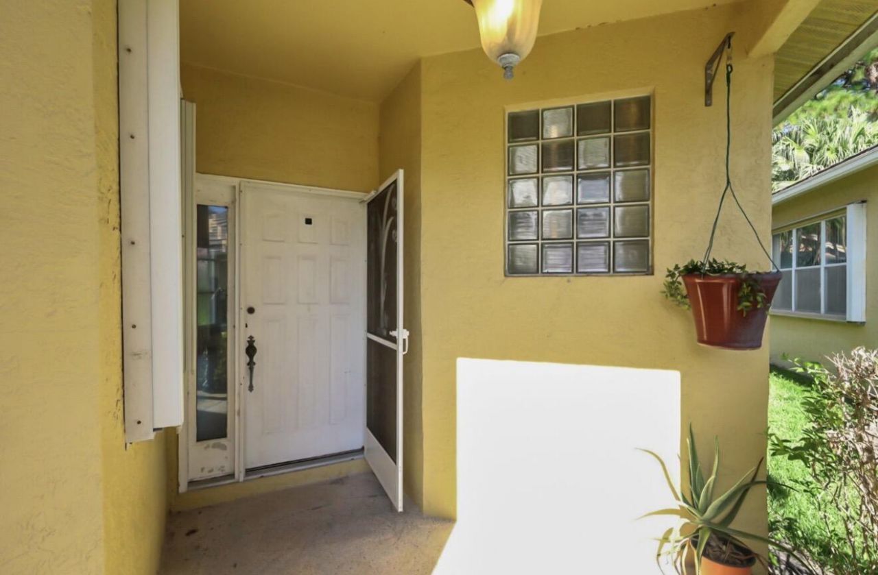 172 Harbor Lake Circle, Greenacres, FL 33413 Photo