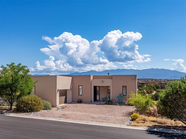 44 Via Summa , Santa Fe, NM 87507