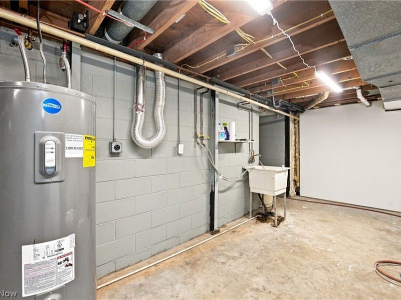 1715 Hillcrest Drive NW, Dover, OH 44622 Photo 30