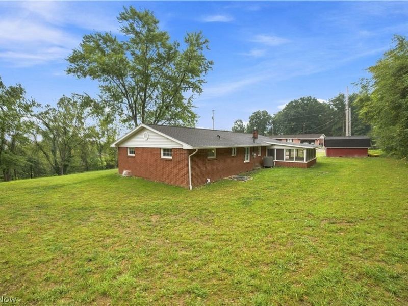1715 Hillcrest Drive NW, Dover, OH 44622 Photo 7