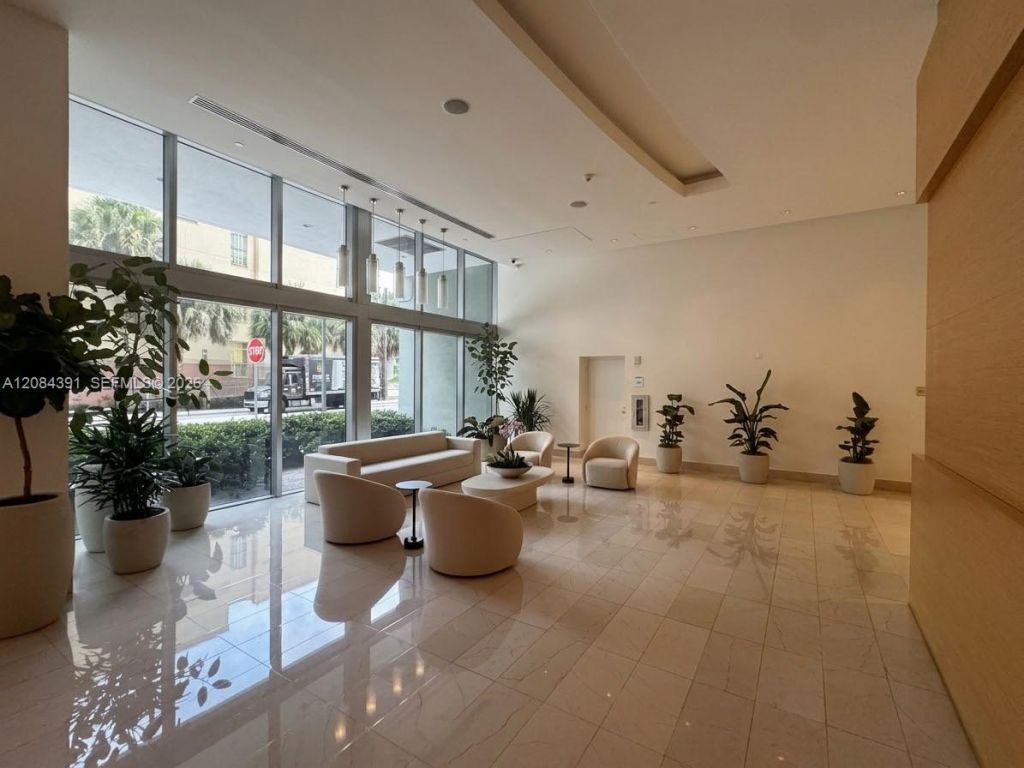 79 SW 12th St , Unit 2410-S, Miami, FL 33130 Photo