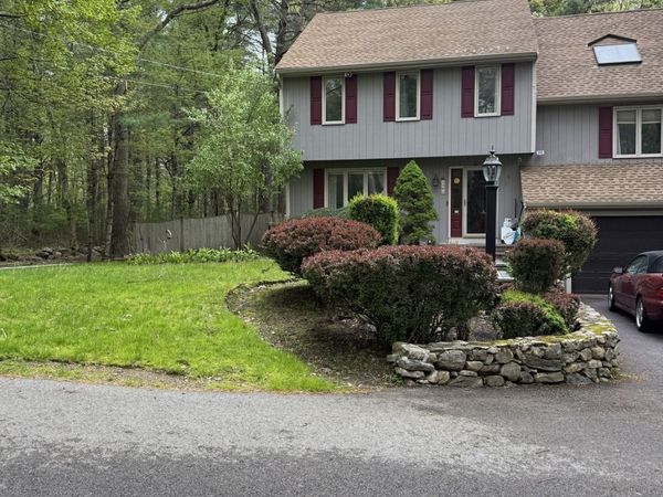 129 Balcom St, Unit 1, Mansfield, MA 02048