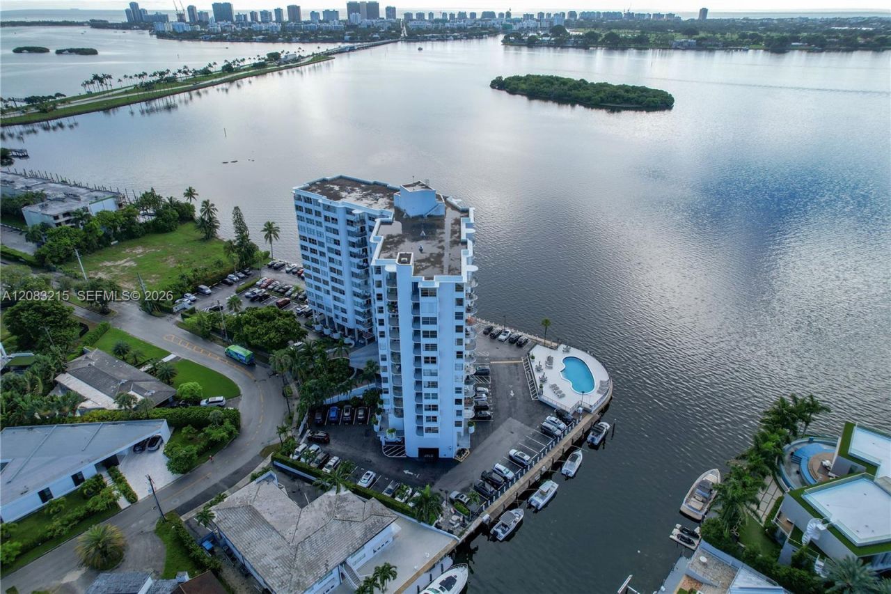 11930 N Bayshore Dr, Unit 1405, North Miami, FL 33181 Photo