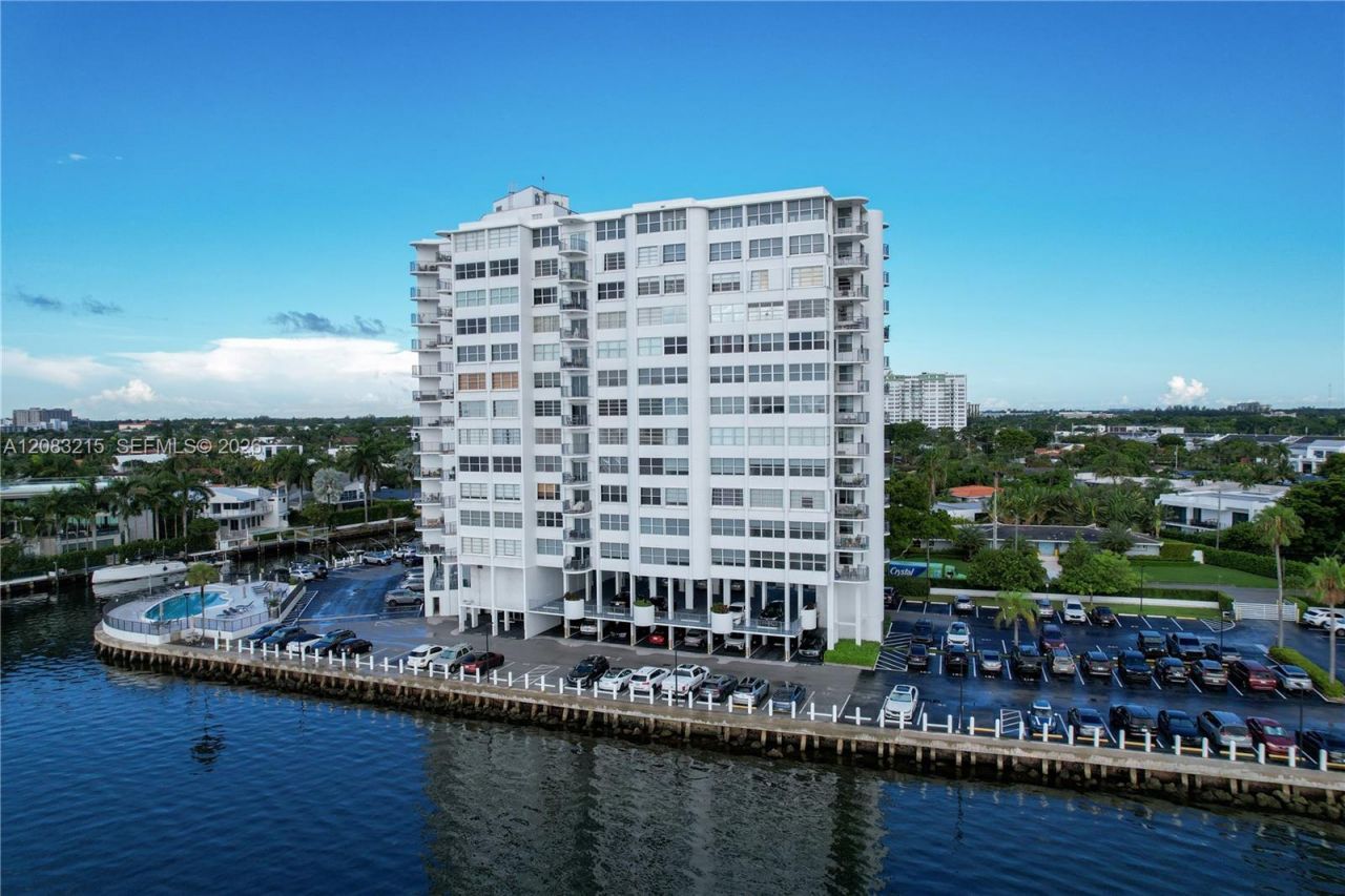11930 N Bayshore Dr, Unit 1405, North Miami, FL 33181 Photo