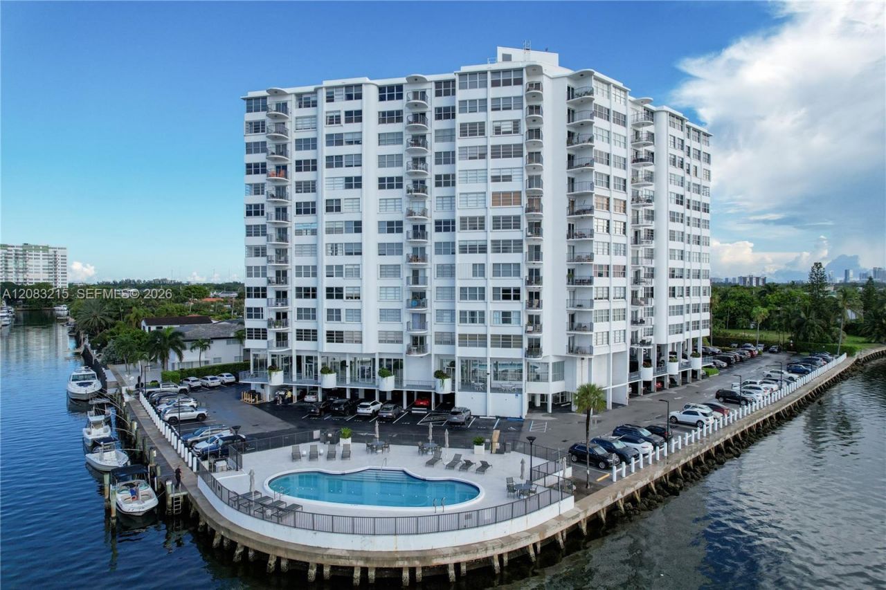 11930 N Bayshore Dr, Unit 1405, North Miami, FL 33181 Photo