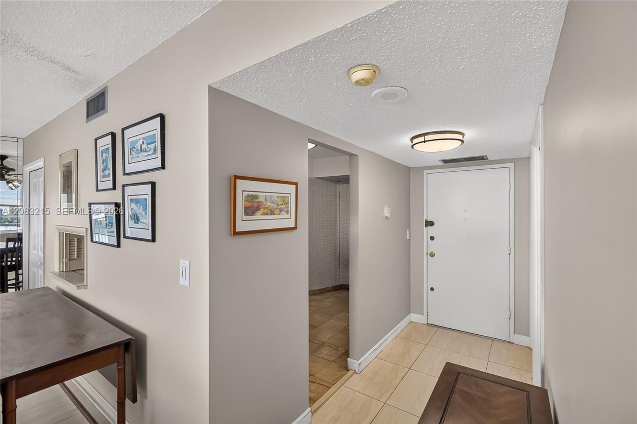 11930 N Bayshore Dr, Unit 1405, North Miami, FL 33181 Photo