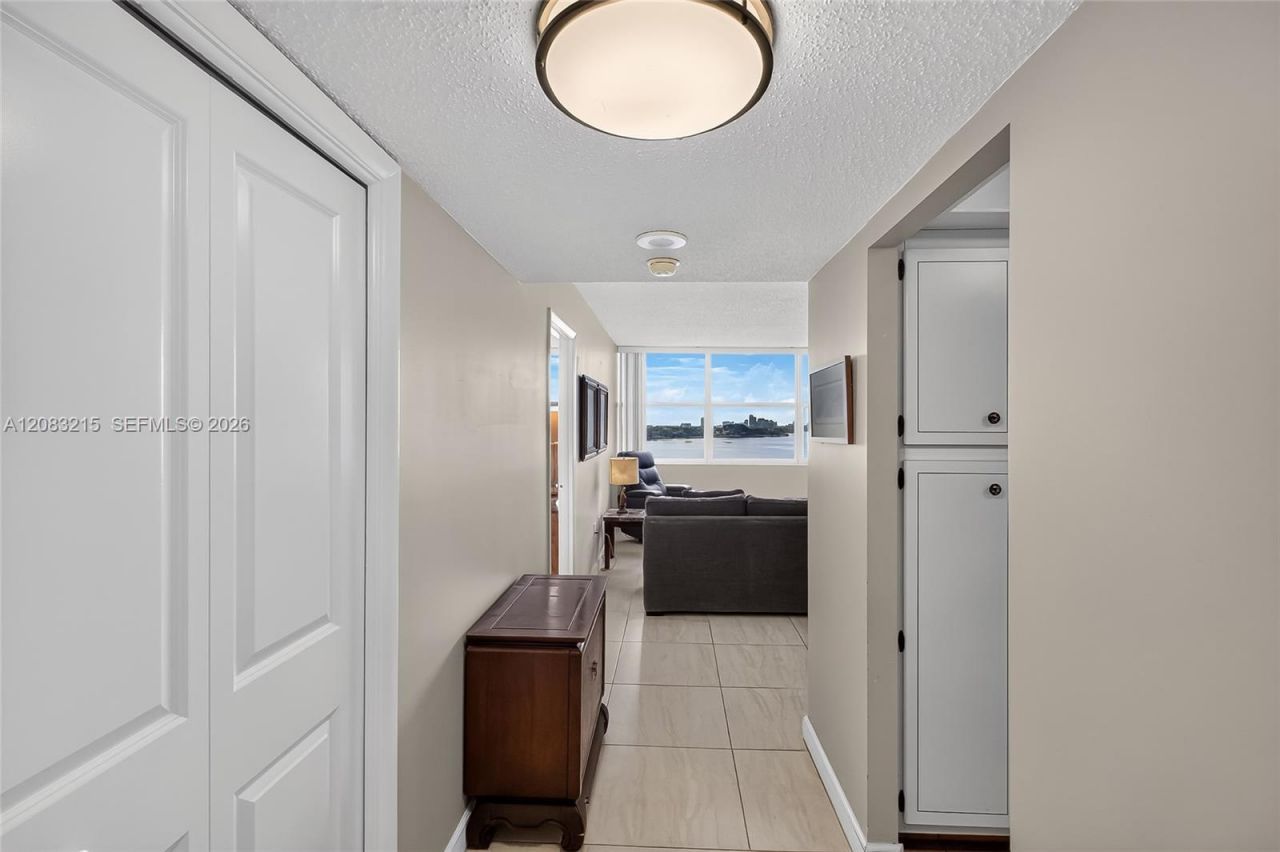 11930 N Bayshore Dr, Unit 1405, North Miami, FL 33181 Photo
