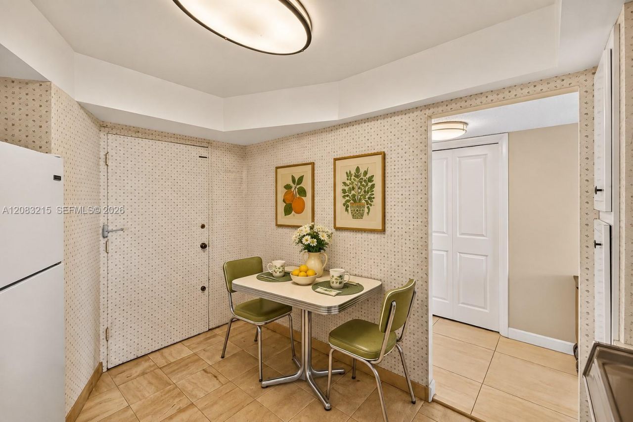 11930 N Bayshore Dr, Unit 1405, North Miami, FL 33181 Photo