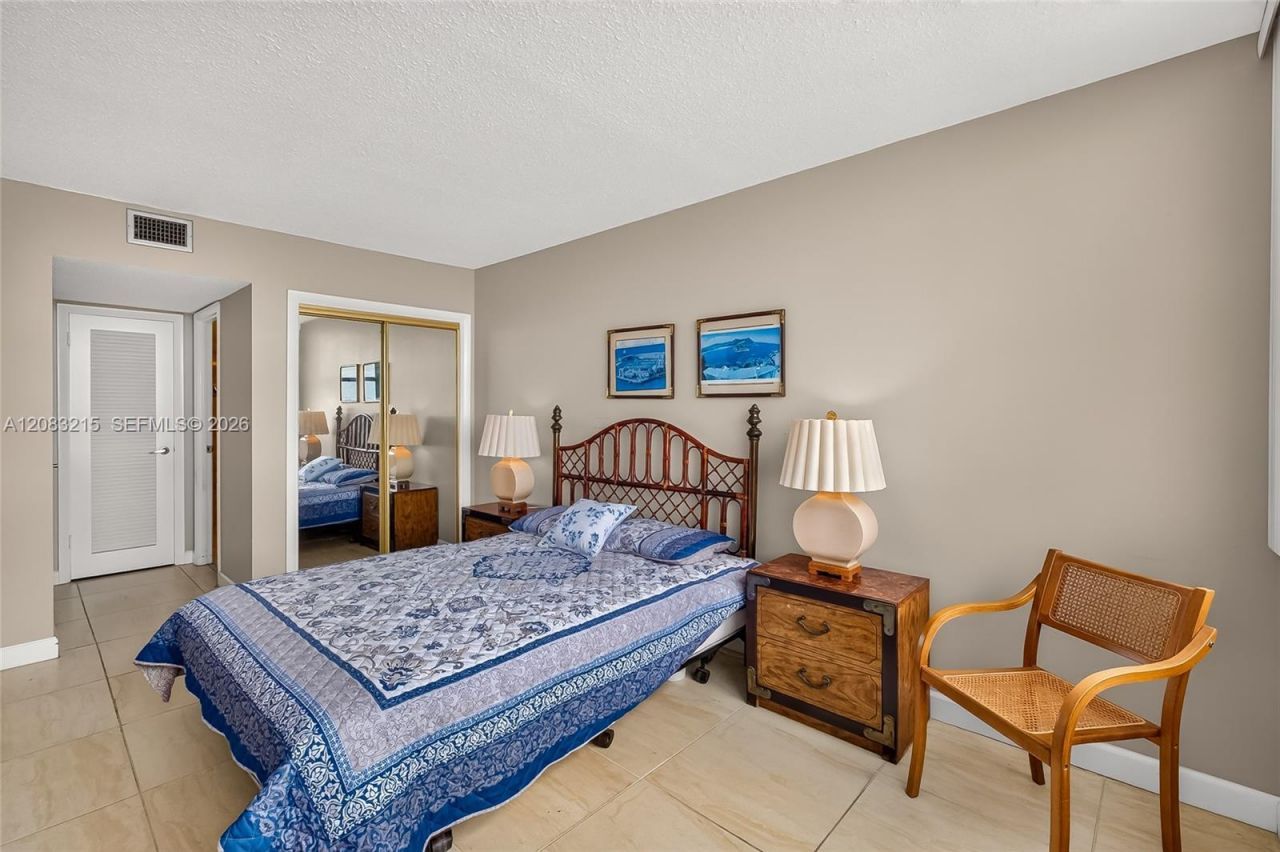 11930 N Bayshore Dr, Unit 1405, North Miami, FL 33181 Photo