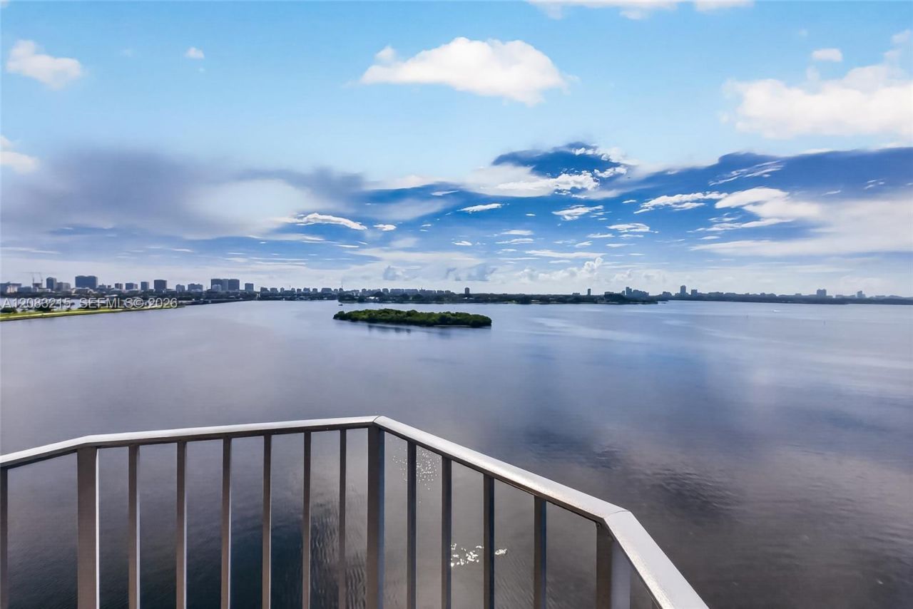 11930 N Bayshore Dr, Unit 1405, North Miami, FL 33181 Photo
